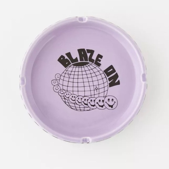 Urban Outfitters Blaze Day Disco Ball Smiley Face Retro Checkerboard Ashtray NWT - Picture 2 of 16